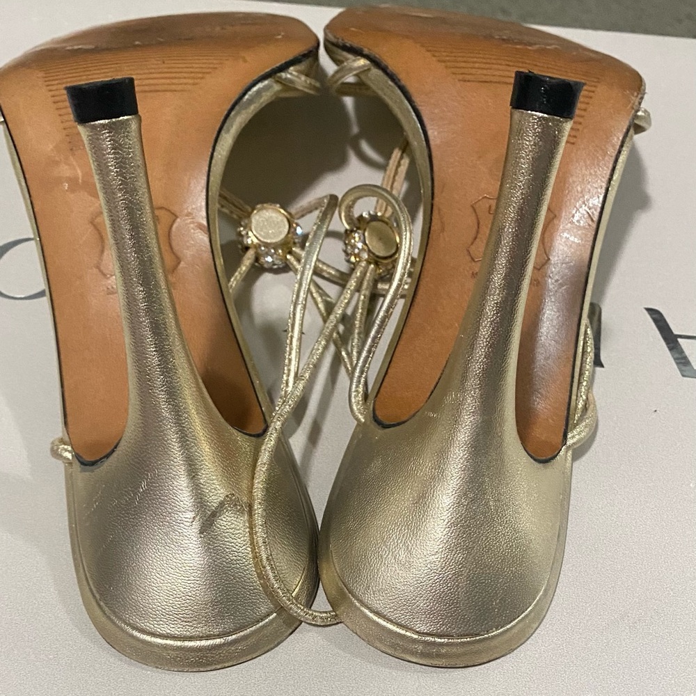 Stuart Weitzman Classic Heels - image 8